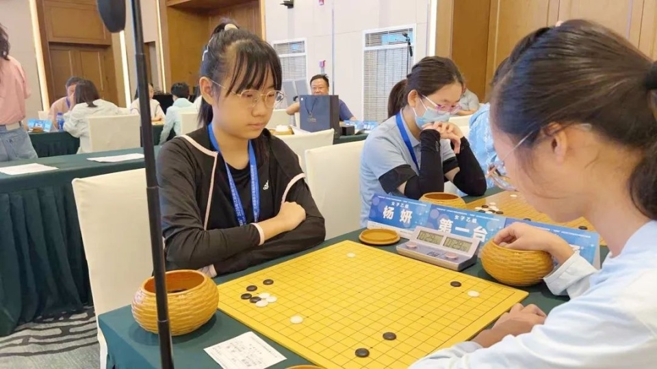 社团自成立, 撞撞